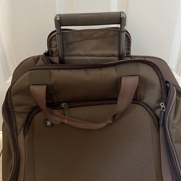 VICTORINOX Werks Traveler 3.0 WT 16” Wheeled Luggage Carry on Brown/Tan Unisex - Picture 10 of 15